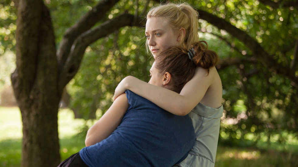 Watch Dakota Fanning And Elizabeth Olsen In The ‘very Good Girls’ Trailer Tribeca