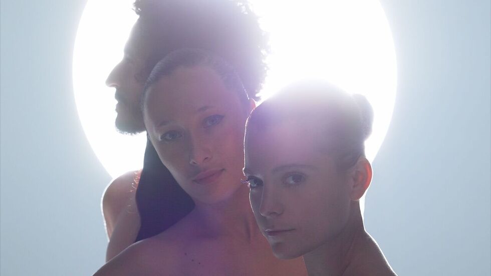 threeASFOUR: Full Circle